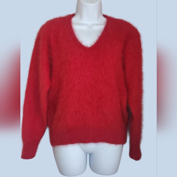 Venesha Vintage Red Angora Sweater. V Neck Pullover. Size M - Picture 1 of 9
